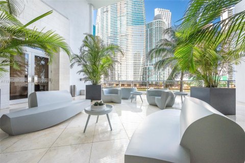 Condo in Miami, Florida, 1 bedroom  № 2042492 - photo 30