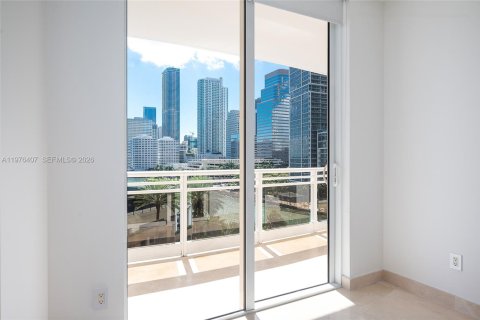 Condo in Miami, Florida, 1 bedroom  № 2042492 - photo 17