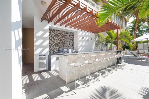 Condo in Miami, Florida, 1 bedroom  № 2042492 - photo 29