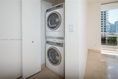 Condo in Miami, Florida, 1 bedroom  № 2042492 - photo 23