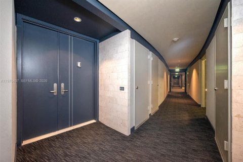 Condo in Miami, Florida, 1 bedroom  № 2042492 - photo 22