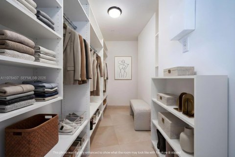 Condo in Miami, Florida, 1 bedroom  № 2042492 - photo 9