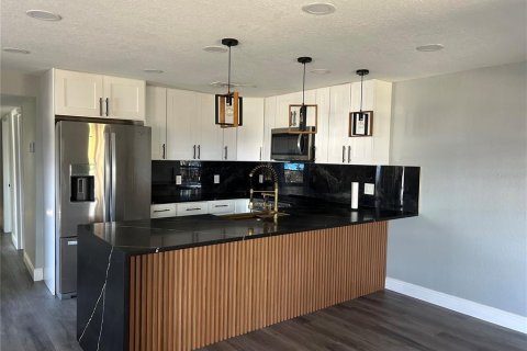 Casa en alquiler en Tampa, Florida, 3 dormitorios, 92.72 m2 № 2103378 - foto 6