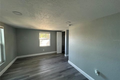 Casa en alquiler en Tampa, Florida, 3 dormitorios, 92.72 m2 № 2103378 - foto 11