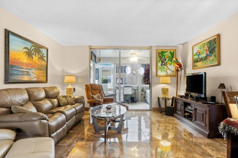 Condominio en Delray Beach, Florida, 2 dormitorios  № 2177059