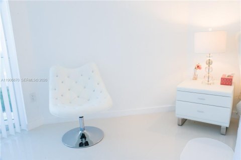 Condo in Miami Beach, Florida, 2 bedrooms № 2082038 - photo 26