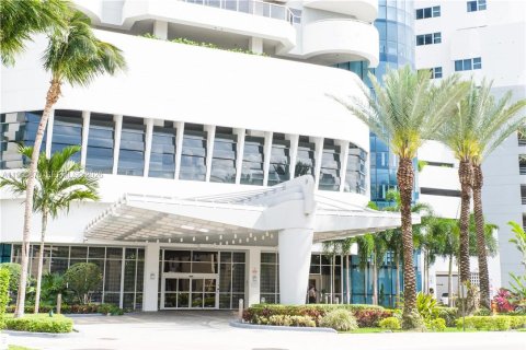 Condo in Miami Beach, Florida, 2 bedrooms № 2082038 - photo 30