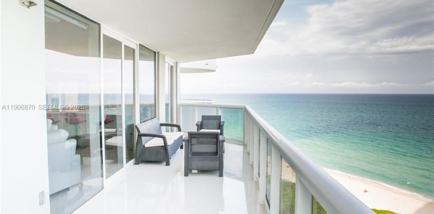 Condo in Miami Beach, Florida, 2 bedrooms № 2082038