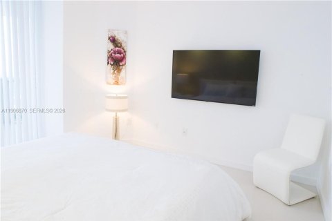 Condo in Miami Beach, Florida, 2 bedrooms № 2082038 - photo 24