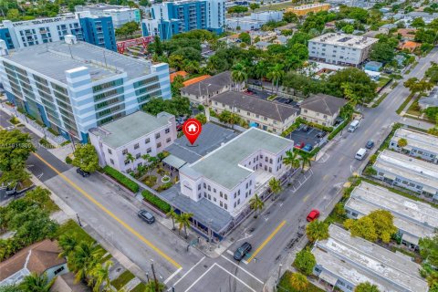 Propiedad comercial en venta en Hollywood, Florida № 1973422 - foto 12