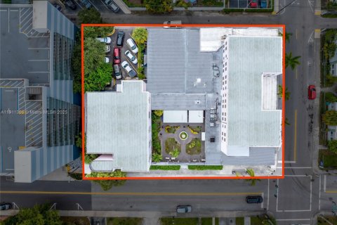 Propiedad comercial en venta en Hollywood, Florida № 1973422 - foto 10