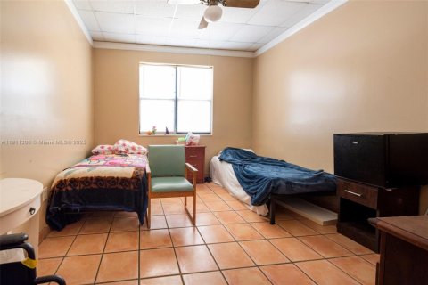 Propiedad comercial en venta en Hollywood, Florida № 1973422 - foto 7