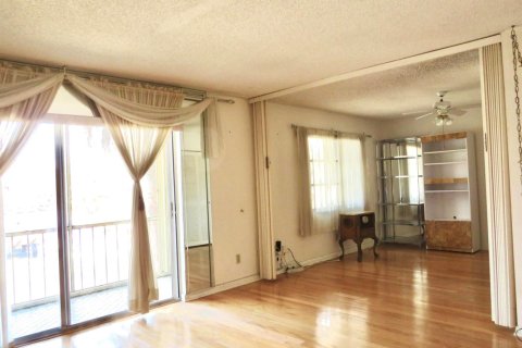 Condominio en venta en North Lauderdale, Florida, 2 dormitorios, 107.77 m2 № 2147089 - foto 5