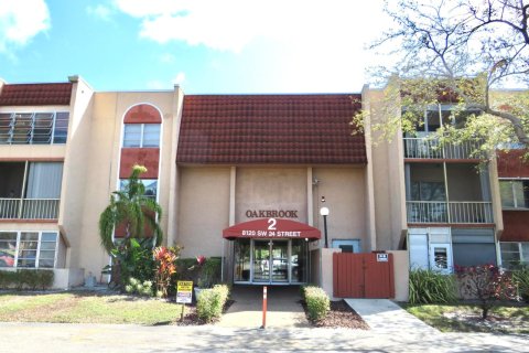 Condominio en North Lauderdale, Florida, 2 dormitorios № 2147089