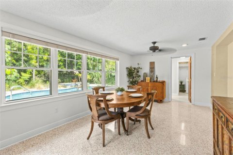 Villa ou maison à vendre à Sarasota, Floride: 3 chambres, 170.85 m2 № 2330981 - photo 13
