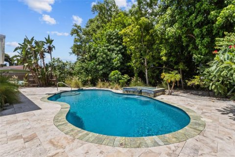 Villa ou maison à vendre à Sarasota, Floride: 3 chambres, 170.85 m2 № 2330981 - photo 2