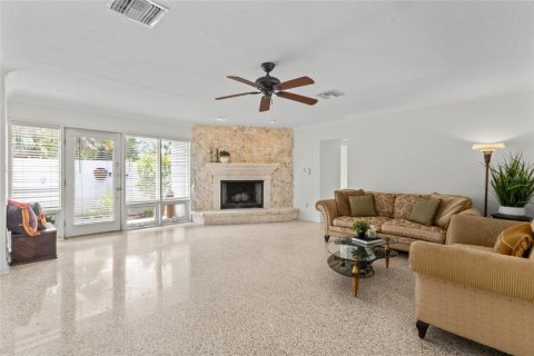 Villa ou maison à vendre à Sarasota, Floride: 3 chambres, 170.85 m2 № 2330981 - photo 9