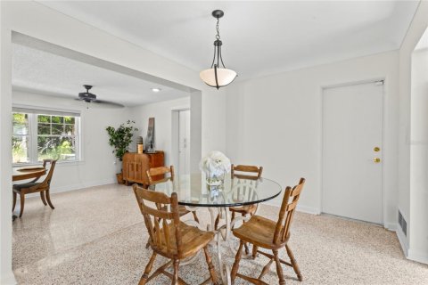 Villa ou maison à vendre à Sarasota, Floride: 3 chambres, 170.85 m2 № 2330981 - photo 12