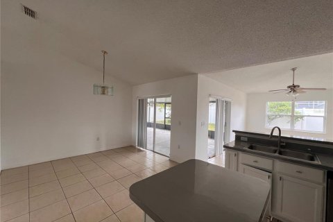Casa en alquiler en Kissimmee, Florida, 3 dormitorios, 134.15 m2 № 1915806 - foto 12