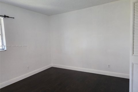 Снять в аренду кондоминиум в Дейви, Флорида 2 спальни, 80.92м2, № 2007023 - фото 12