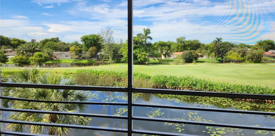 Condominio en Davie, Florida, 2 dormitorios  № 2007023