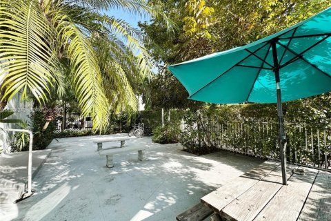 Снять в аренду кондоминиум в Майами-Бич, Флорида 45.52м2, № 1992651 - фото 25