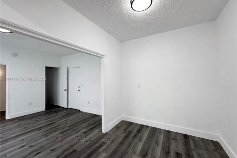 Снять в аренду кондоминиум в Майами-Бич, Флорида 45.52м2, № 1992651 - фото 9