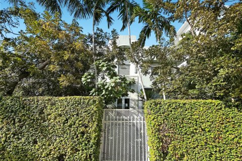 Снять в аренду кондоминиум в Майами-Бич, Флорида 45.52м2, № 1992651 - фото 27