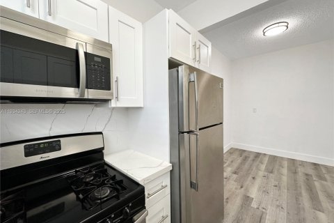 Снять в аренду кондоминиум в Майами-Бич, Флорида 45.52м2, № 1992651 - фото 14