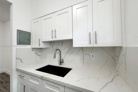 Снять в аренду кондоминиум в Майами-Бич, Флорида 45.52м2, № 1992651 - фото 12