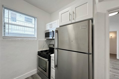 Снять в аренду кондоминиум в Майами-Бич, Флорида 45.52м2, № 1992651 - фото 13