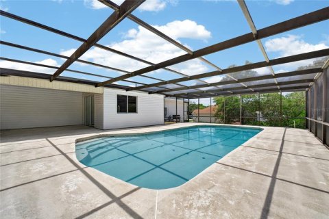 House in Spring Hill, Florida 2 bedrooms, 104.79 sq.m. № 2129362 - photo 28