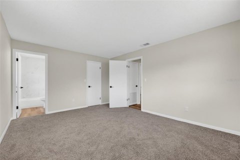 House in Spring Hill, Florida 2 bedrooms, 104.79 sq.m. № 2129362 - photo 20
