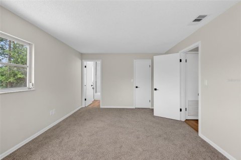 House in Spring Hill, Florida 2 bedrooms, 104.79 sq.m. № 2129362 - photo 18
