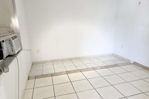Villa ou maison à louer à Miami, Floride: 1 chambre, 52.95 m2 № 1976838 - photo 9