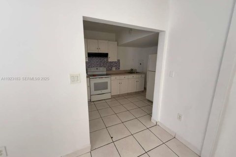 Villa ou maison à louer à Miami, Floride: 1 chambre, 52.95 m2 № 1976838 - photo 7