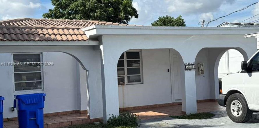 Villa ou maison à Miami, Floride 1 chambre, 52.95 m2 № 1976838