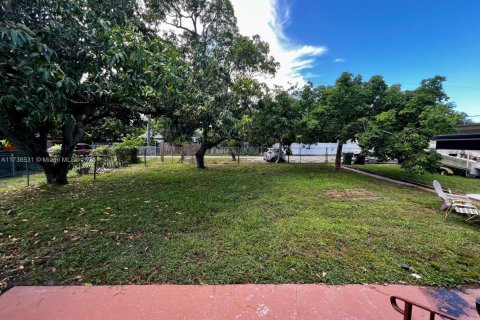 House in Dania Beach, Florida 2 bedrooms № 1709468 - photo 11