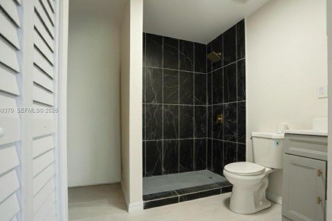 House in Lauderhill, Florida 4 bedrooms, 101.17 sq.m. № 2033132 - photo 14