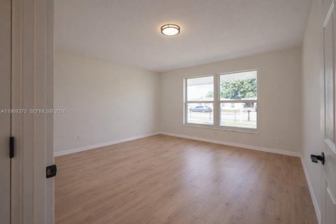 House in Lauderhill, Florida 4 bedrooms, 101.17 sq.m. № 2033132 - photo 6