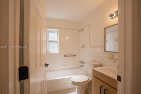 Купить виллу или дом в Лодерхилл, Флорида 4 спальни, 146.6м2, № 2033132 - фото 15