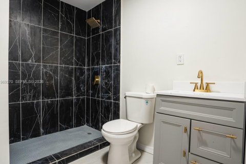 House in Lauderhill, Florida 4 bedrooms, 101.17 sq.m. № 2033132 - photo 13