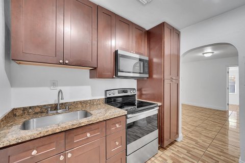Apartment in Miami, Florida 2 bedrooms, 65.03 sq.m. № 2083871 - photo 13