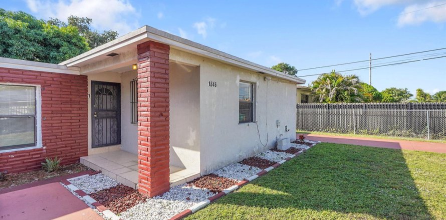 Apartment in Miami, Florida 2 bedrooms, 65.03 sq.m. № 2083871