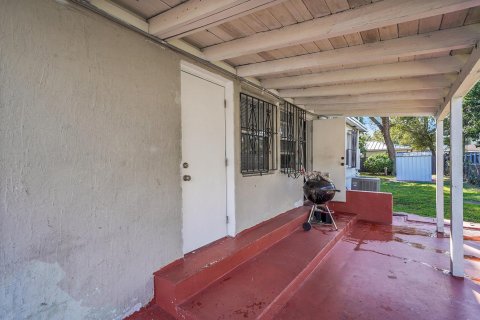 Apartment in Miami, Florida 2 bedrooms, 65.03 sq.m. № 2083871 - photo 5