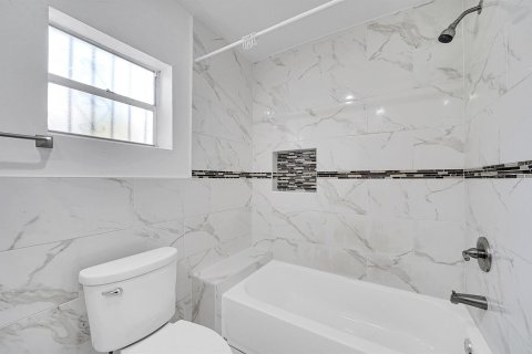 Apartment in Miami, Florida 2 bedrooms, 65.03 sq.m. № 2083871 - photo 19