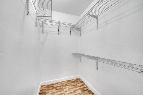 Apartment in Miami, Florida 2 bedrooms, 65.03 sq.m. № 2083871 - photo 17