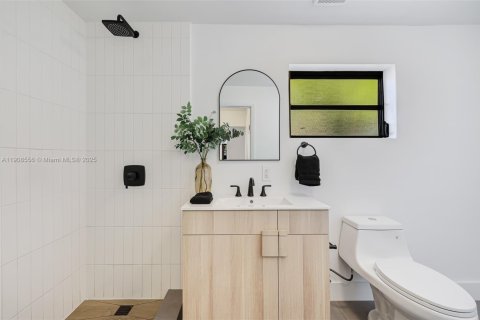 House in Miami, Florida 2 bedrooms, 67.45 sq.m. № 1964328 - photo 17