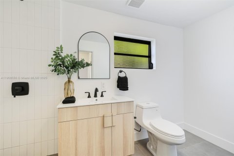 House in Miami, Florida 2 bedrooms, 67.45 sq.m. № 1964328 - photo 16