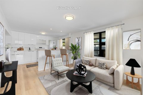 House in Miami, Florida 2 bedrooms, 67.45 sq.m. № 1964328